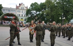 Przysięga żołnierzy Terytorialnej Służby Wojskowej w Dębicy