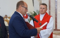 Ksiądz Prałat Józef Dobosz Honorowym Obywatelem Miasta Dębicy