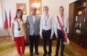 Magdalena Macios, Gabriel Blezień i Sebastian Ptak z wizytą u burmistrza Mariusza Szewczyka