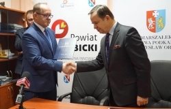 Umowa na zakup nowoczesnych autobusów i poprawę infrastruktury drogowej podpisana