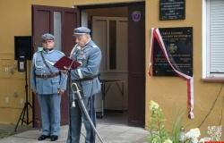 Odsłonięcie tablicy upamiętniającej żołnierzy 9. Pułku Ułanów Małopolskich