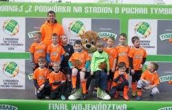Sukces uczniów Dziewiątki w finale wojewódzkim turnieju „Z podwórka na stadion” o puchar Tymbarku.