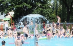 Wypoczynek na basenie przy ul. Sobieskiego