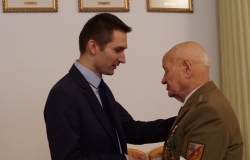E. Książek