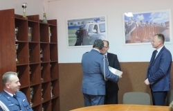 Awanse i odznaczenia dla funkcjonariuszy i pracowników Zakładu Karnego w Dębicy
